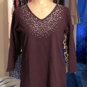 V neck Tee animal print rhinestone embellishment